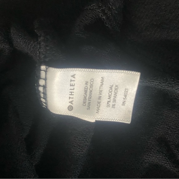 Athleta women’s Black cold Open shoulder long sleeve top large Tall - Picture 6 of 6
